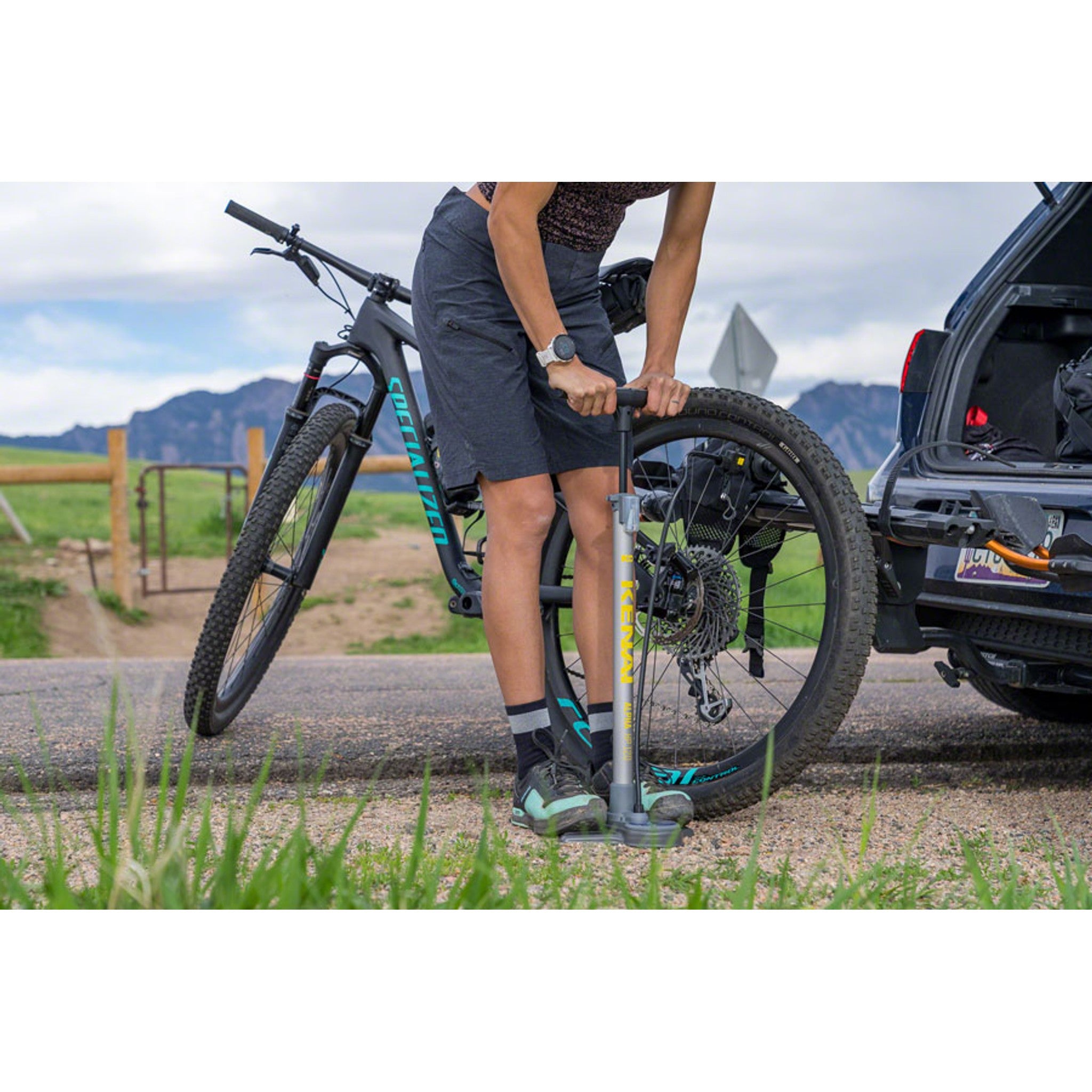 Alpha HP 120 Floor Pump - 120 Psi, Gray