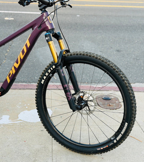 USED 2026 Pivot Trail Cat SL Pro XT DI2 W/Carbon wheel upgrade