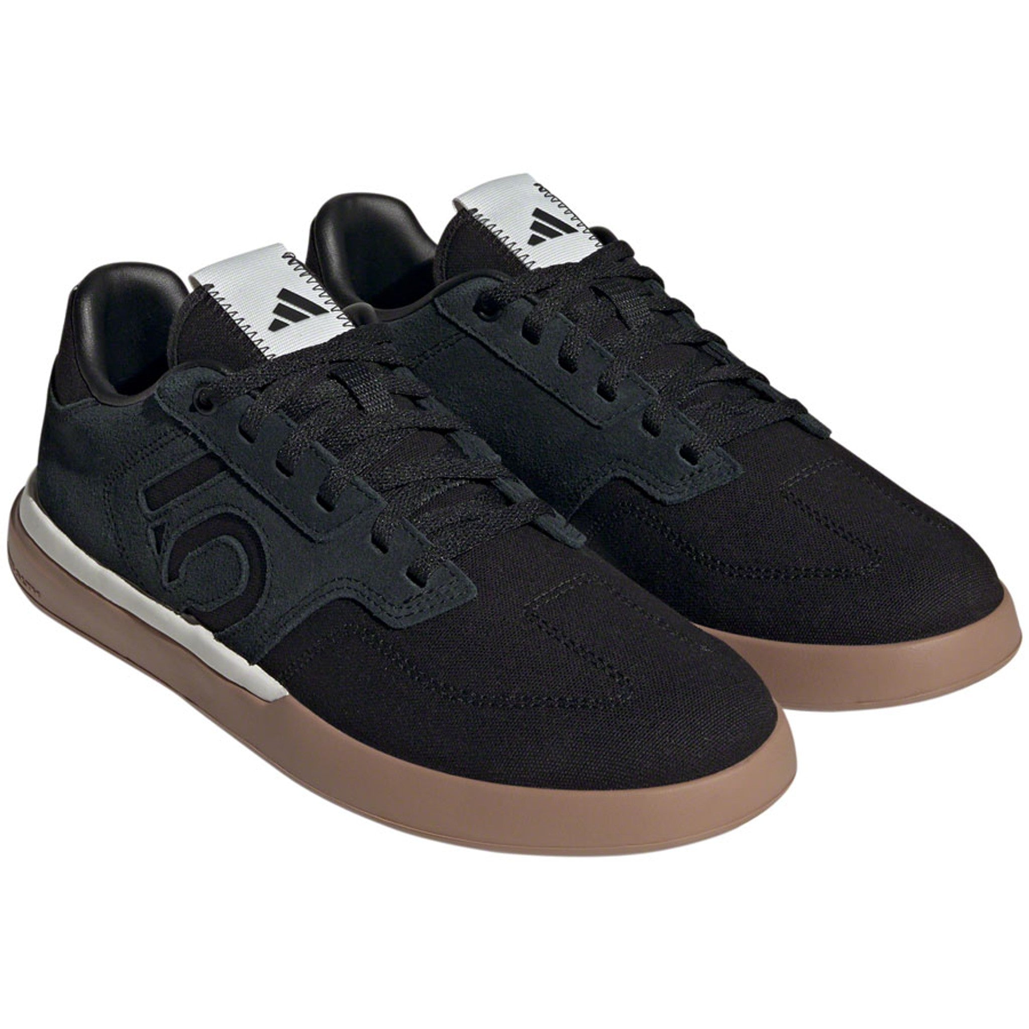 Core Black/Core Black/Gum / 10