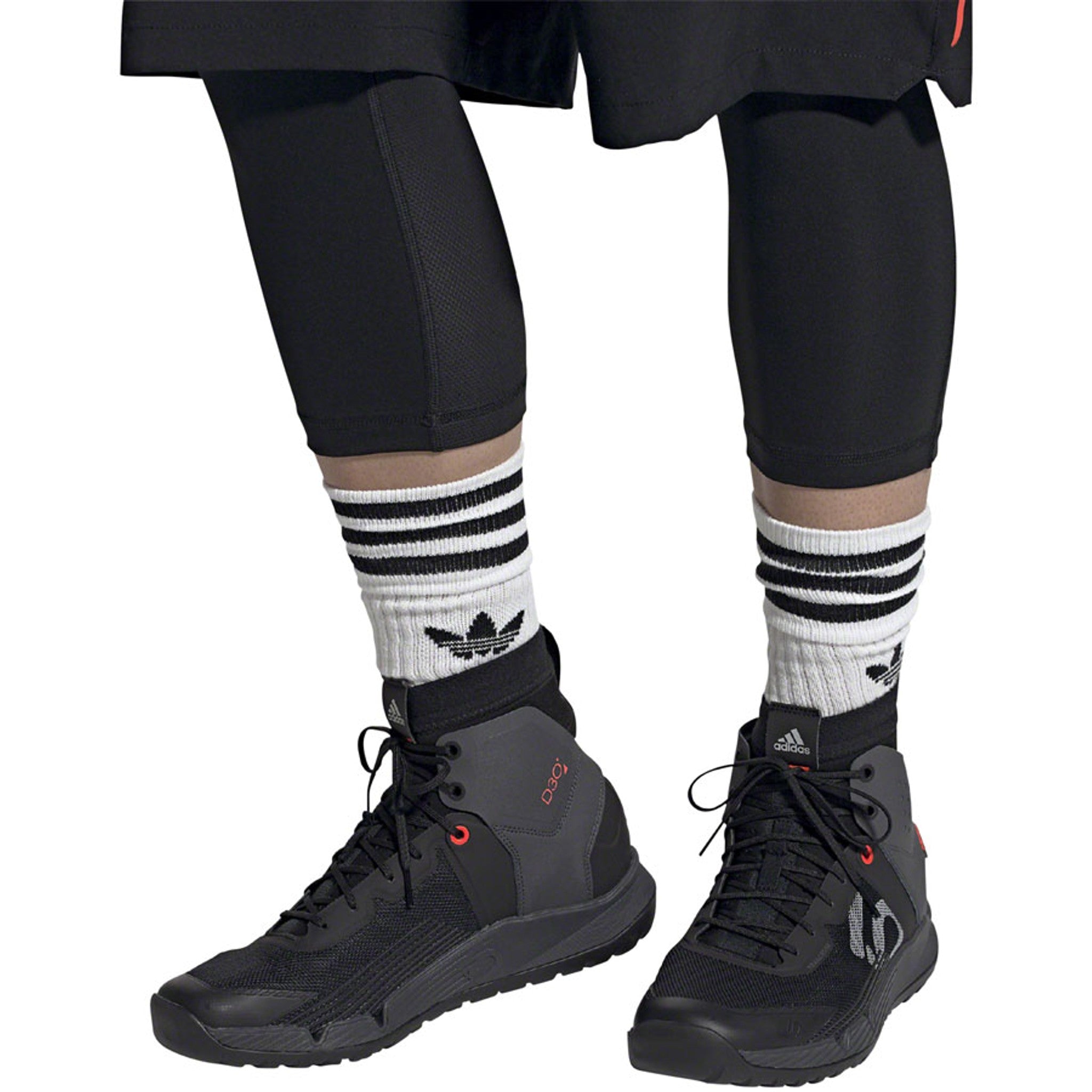 Trailcross Mid Pro Flat Shoes - Men's, Core Black / Grey Two / Solar Red