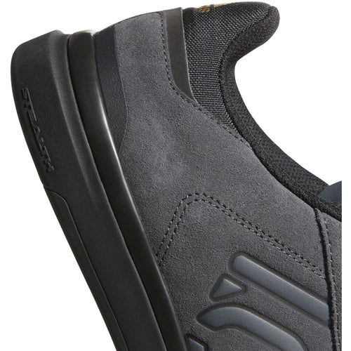 Sleuth DLX Flat Shoes - Men's, Gray Six / Core Black / Matte Gold