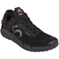 Trailcross LT Flat Shoes - Men's, Black/Gray Two/Solar Red